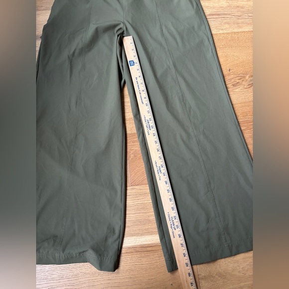 Fabletics downtown wide leg pants olive green - Picture 6 of 6